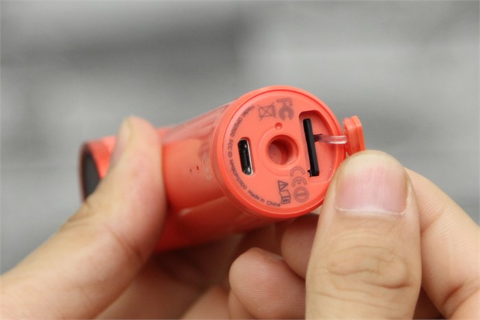 Điện thoại HTC RE Camera