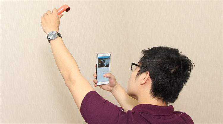 Điện thoại HTC RE Camera