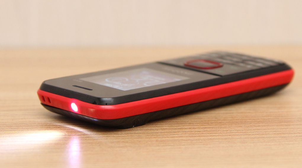 <p>Đ&egrave;n PIN hỗ trợ trong c&aacute;c trường hợp cần nguồn &aacute;nh s&aacute;ng khẩn cấp</p>