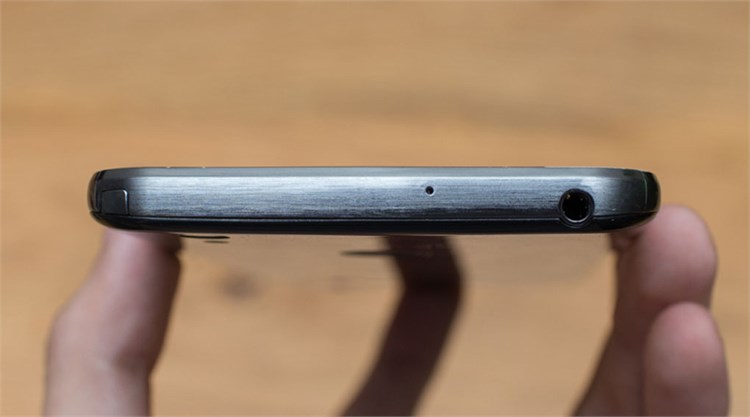 Điện thoại Sky A890