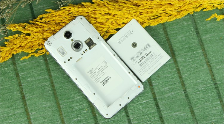 Điện thoại Pantech Vega Secret Up A900L