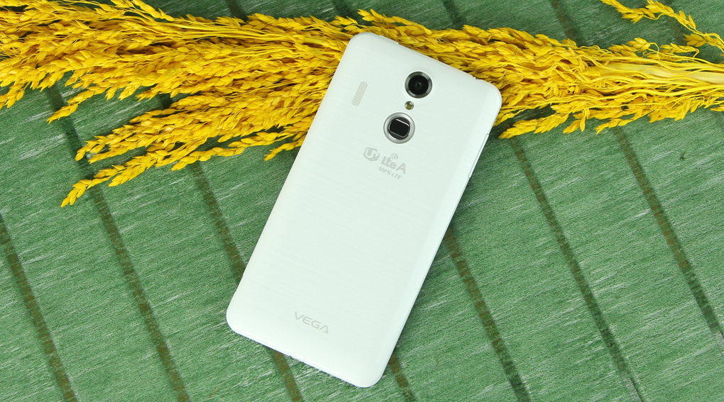 Điện thoại Pantech Vega Secret Up A900L