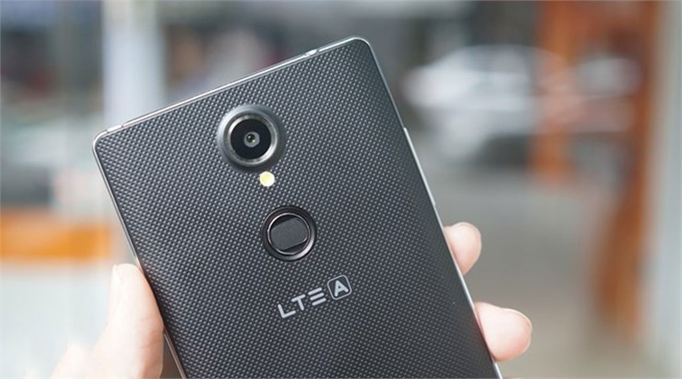 Điện thoại Sky A920S