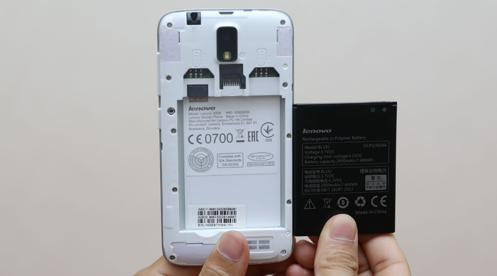 <p>A328 hỗ trợ 2 SIM v&ocirc; c&ugrave;ng tiện lợi</p>