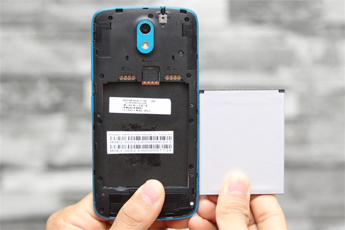 Điện thoại HTC Desire 526G Màu Trắng - Xanh