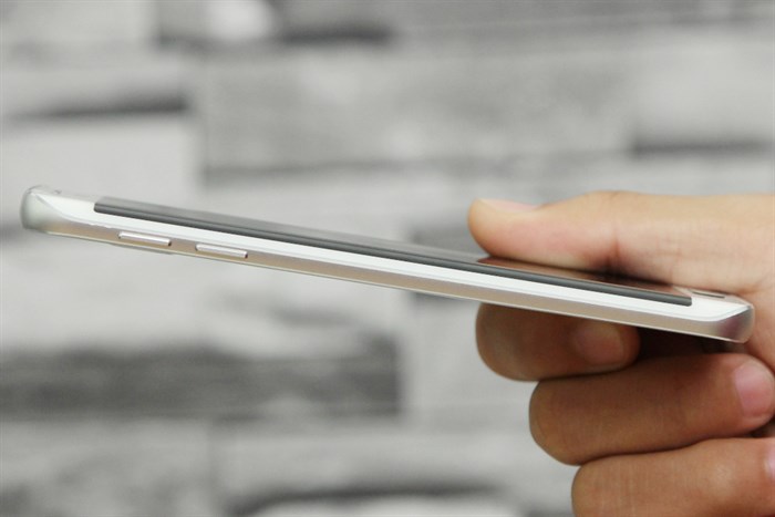 Điện thoại Samsung Galaxy S6 Edge 32GB