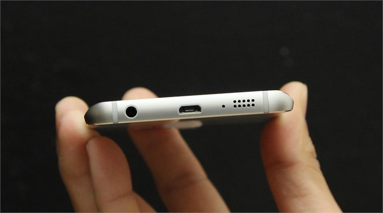 Điện thoại Samsung Galaxy S6 Edge 32GB Màu Trắng