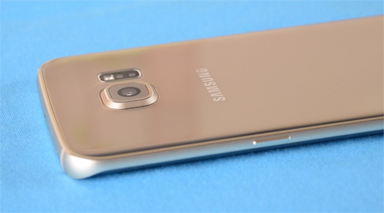 Điện thoại Samsung Galaxy S6 Edge 32GB Màu Vàng đồng
