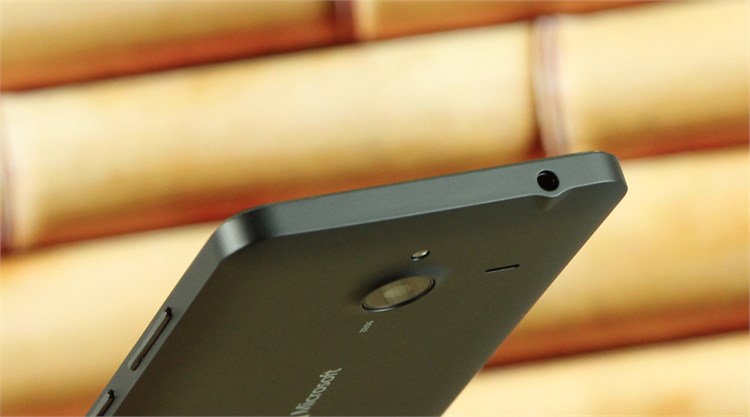 Điện thoại Microsoft Lumia 640 XL