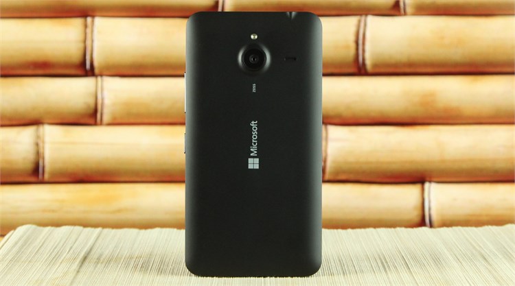Điện thoại Microsoft Lumia 640 XL