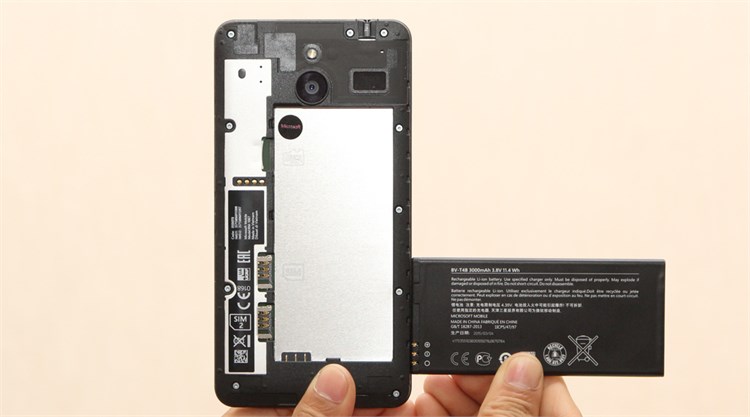 Điện thoại Microsoft Lumia 640 XL