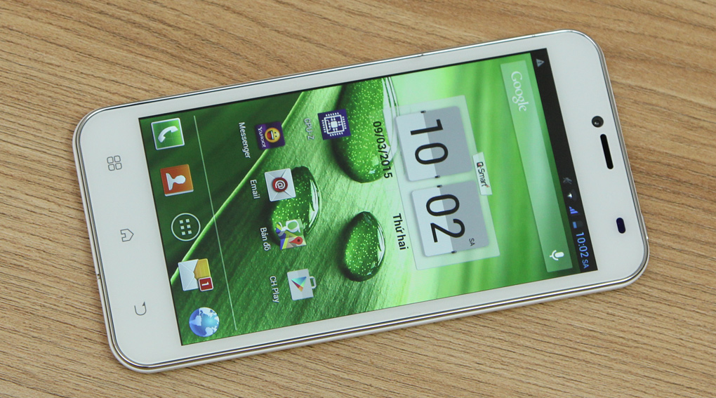 <p>M&agrave;n h&igrave;nh qHD cho khả năng hiển thị kh&aacute; tốt</p>