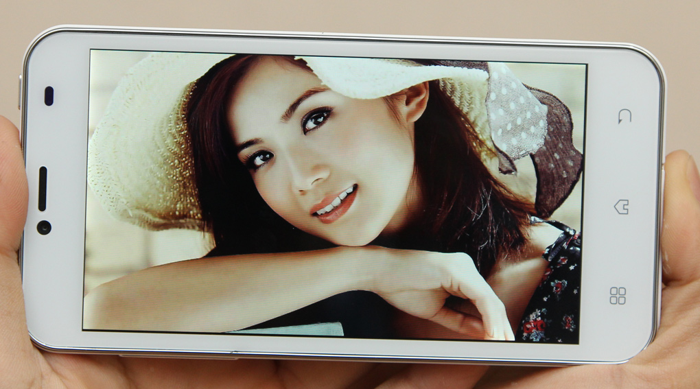 <p>S29 được trang bị vi xử l&yacute; l&otilde;i tứ, m&agrave;n h&igrave;nh 5.0' qHD v&agrave; hỗ trợ 2 SIM 2 S&oacute;ng</p>