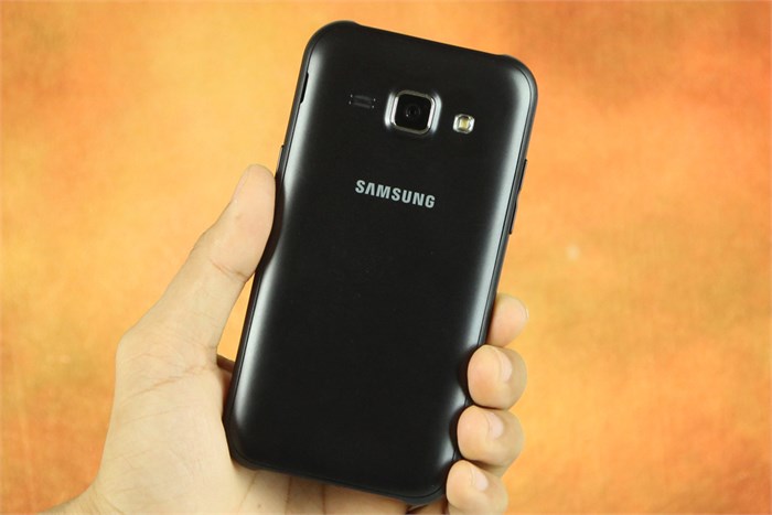 Điện thoại Samsung Galaxy J1
