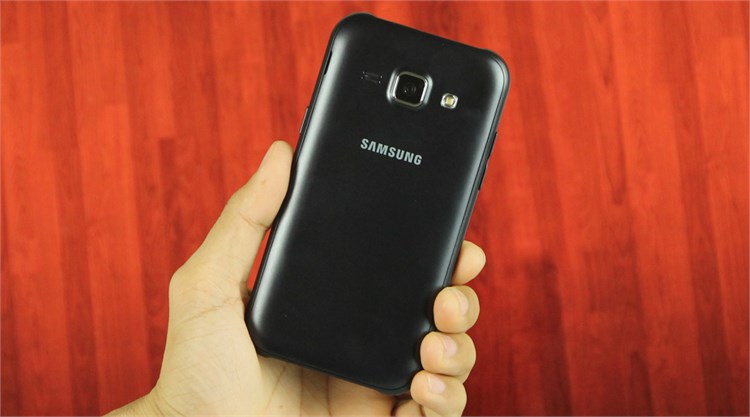 Điện thoại Samsung Galaxy J1