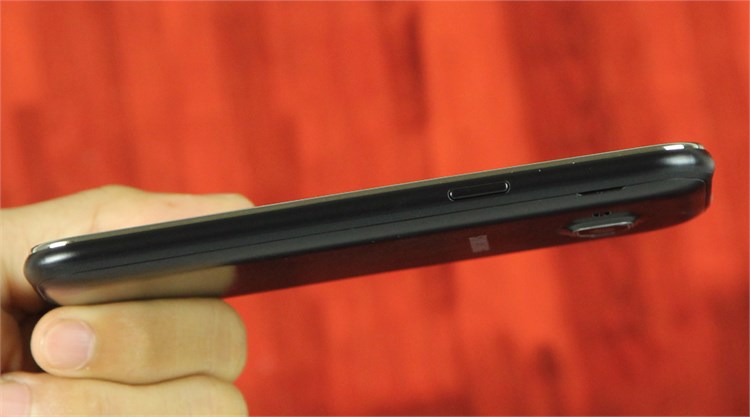 Điện thoại Samsung Galaxy J1