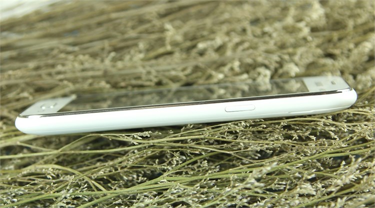 Điện thoại Samsung Galaxy J1