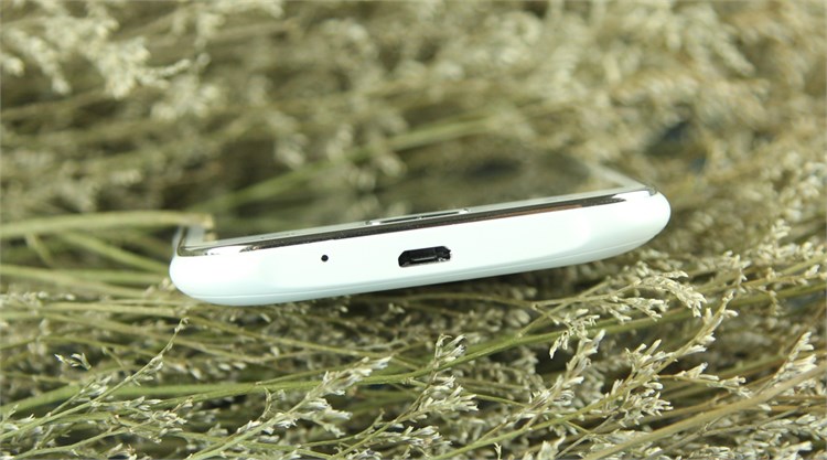 Điện thoại Samsung Galaxy J1