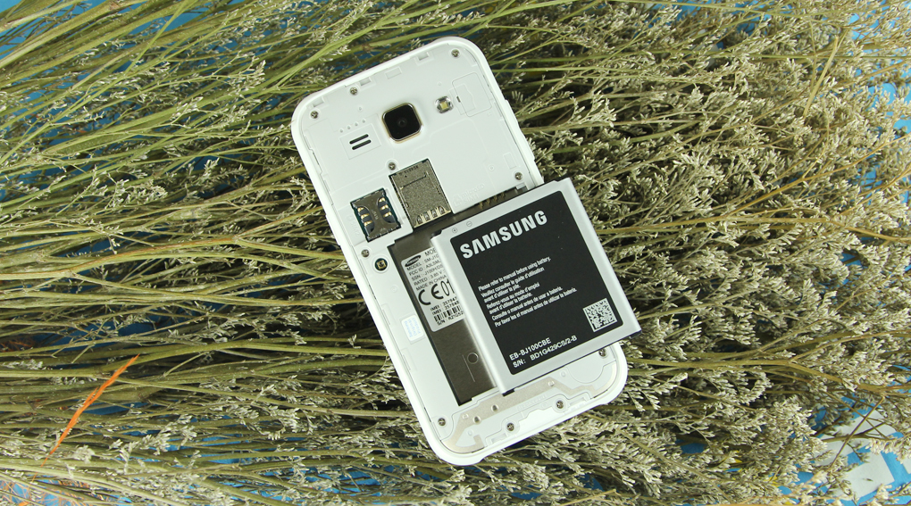 Điện thoại Samsung Galaxy J1