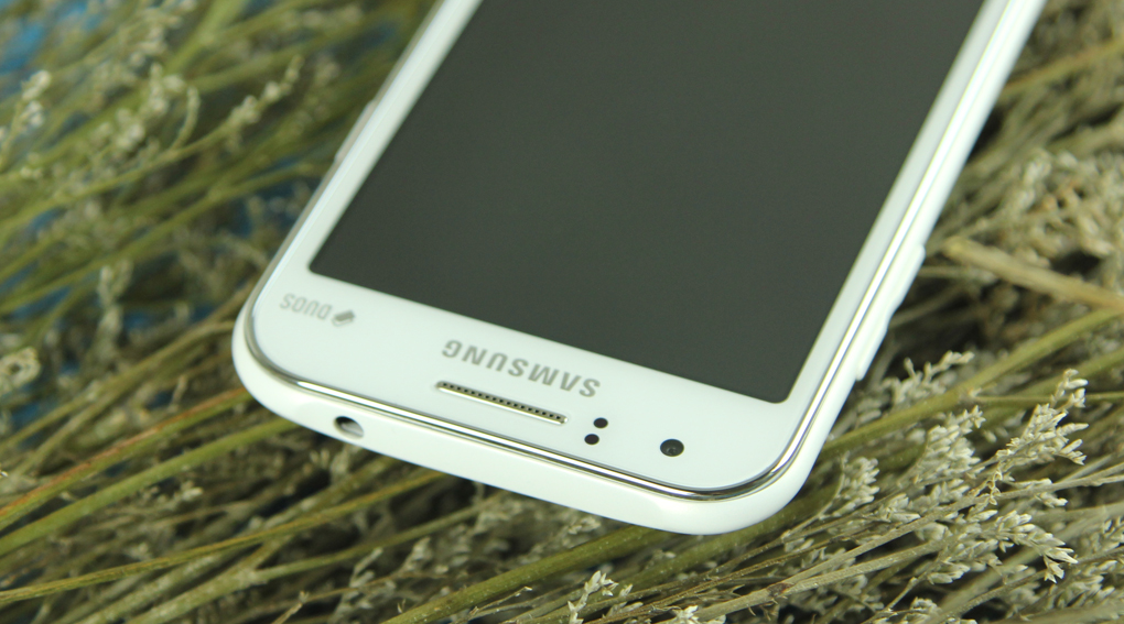 Điện thoại Samsung Galaxy J1