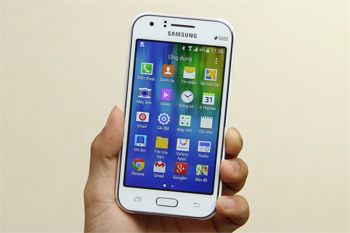 Điện thoại Samsung Galaxy J1