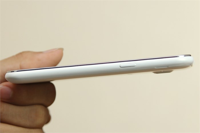 Điện thoại Samsung Galaxy J1