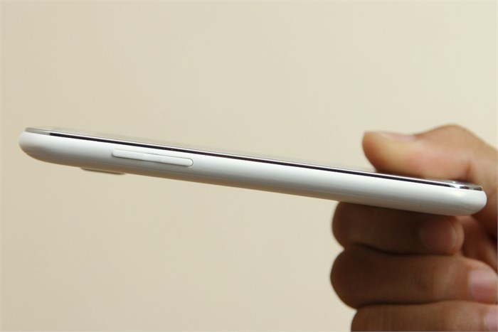 Điện thoại Samsung Galaxy J1