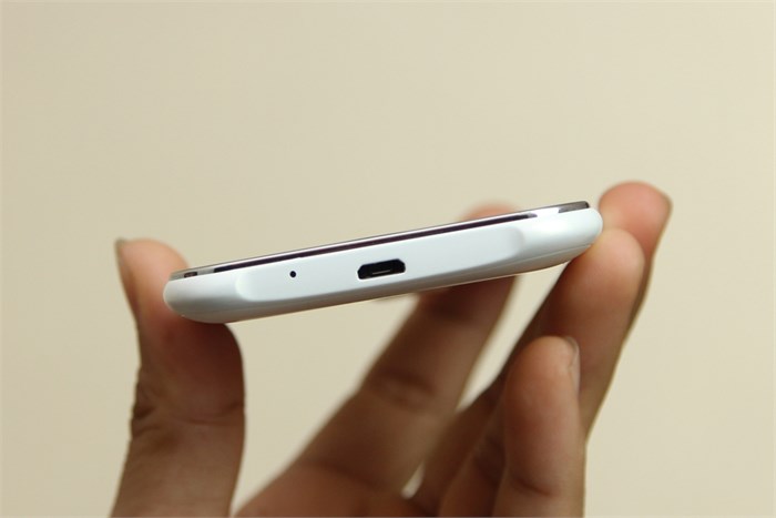 Điện thoại Samsung Galaxy J1