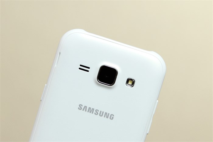 Điện thoại Samsung Galaxy J1