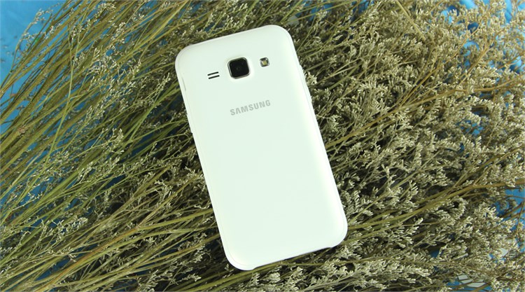 Điện thoại Samsung Galaxy J1