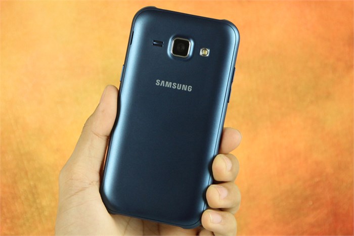 Điện thoại Samsung Galaxy J1