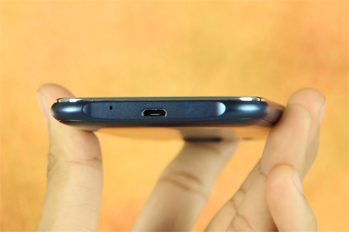 Điện thoại Samsung Galaxy J1