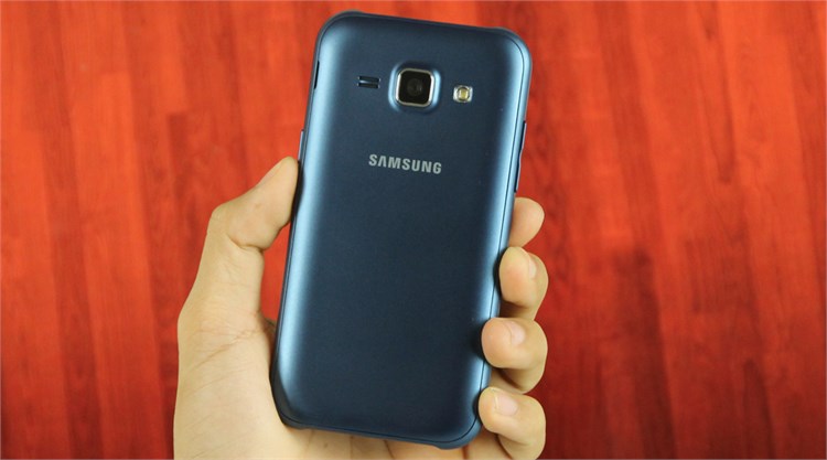 Điện thoại Samsung Galaxy J1