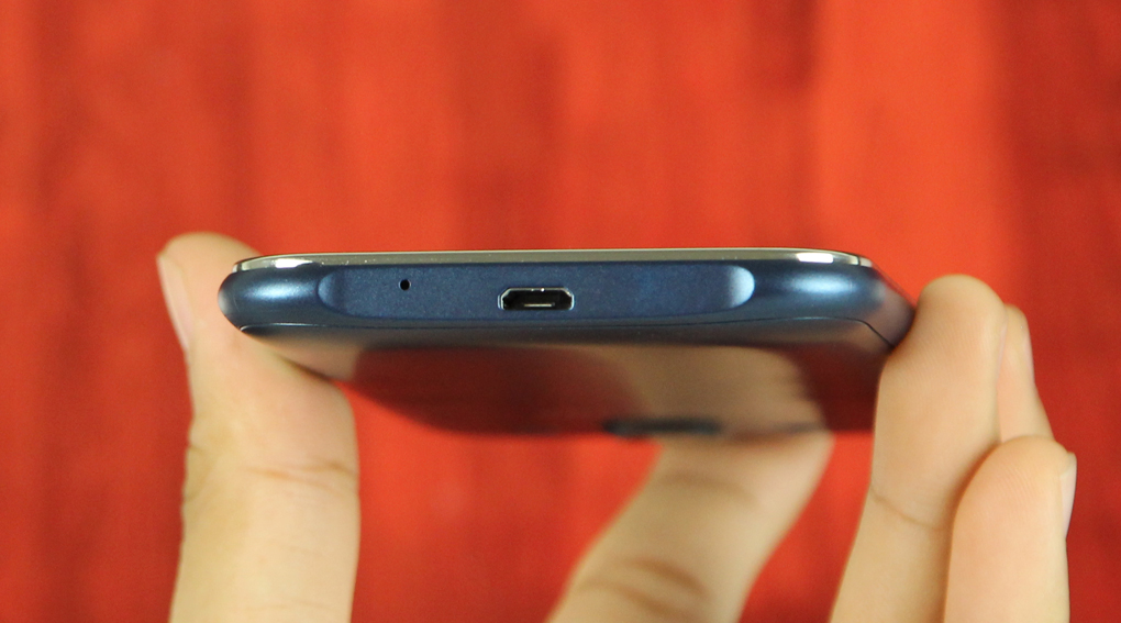 Điện thoại Samsung Galaxy J1