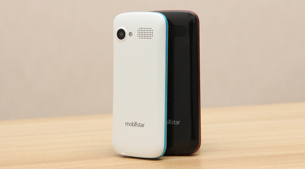 Máy ảnh 1.3 MP kèm đèn flash led cho khả năng chụp ảnh cơ bản mọi lúc, mọi nơi.