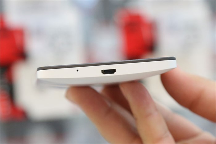 Điện thoại Asus Zenfone 5 (CPU-1.2GHz) Màu Trắng