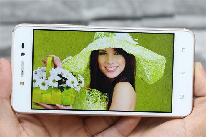 Điện thoại Lenovo S90
