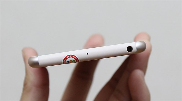 Điện thoại Lenovo S90