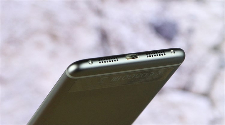 Điện thoại Lenovo S90