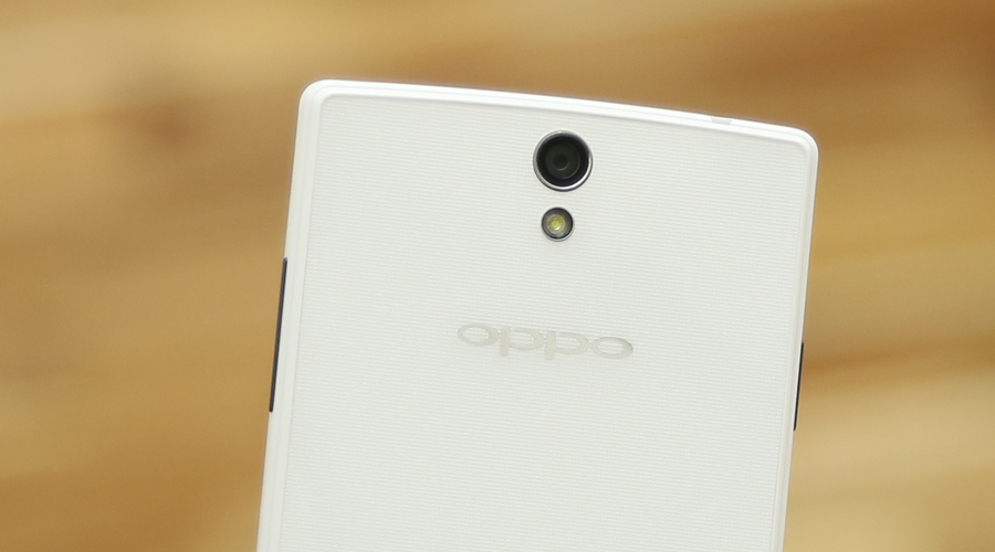 Camera 8 MP chụp ảnh bằng giọng nói, lấy nét nhanh cho màu sắc trung thực trong cả điều kiện thiếu sáng.