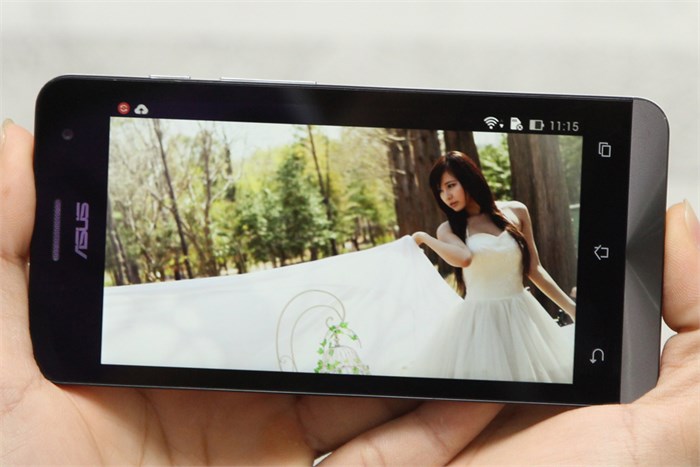 Điện thoại Asus Zenfone 5 (ROM 16GB)