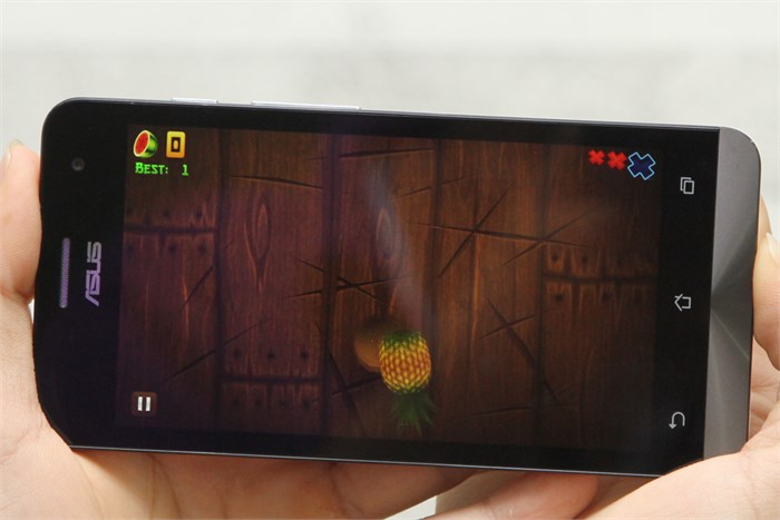 Điện thoại Asus Zenfone 5 (ROM 16GB)