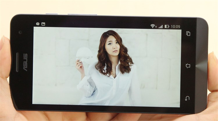 Điện thoại Asus Zenfone 5 (ROM 16GB)