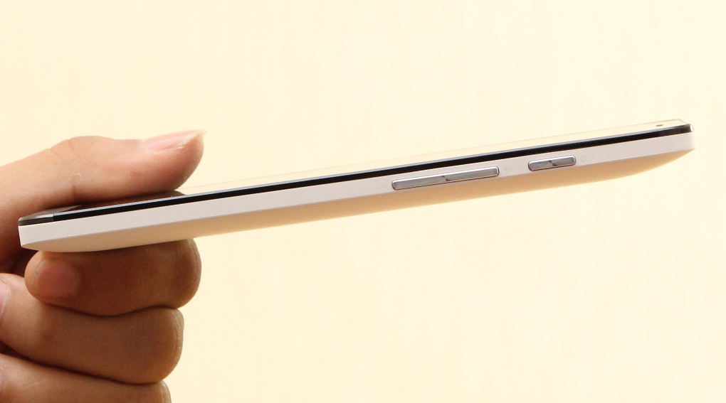 Điện thoại Asus Zenfone 5 (ROM 16GB)