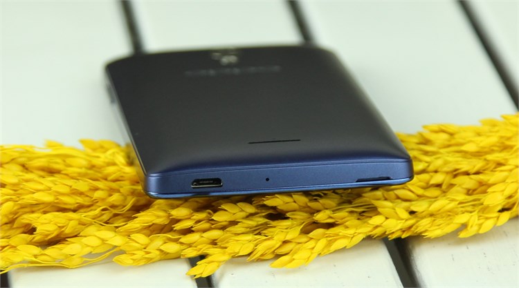 Điện thoại OPPO Joy Plus R1011 Màu Xanh Dương