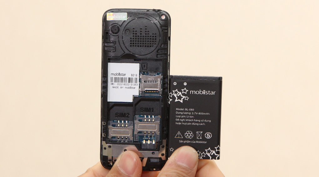 <p>M&aacute;y hỗ trợ 2 SIM 2 s&oacute;ng v&agrave; khe cắm thẻ nhớ mở rộng</p>