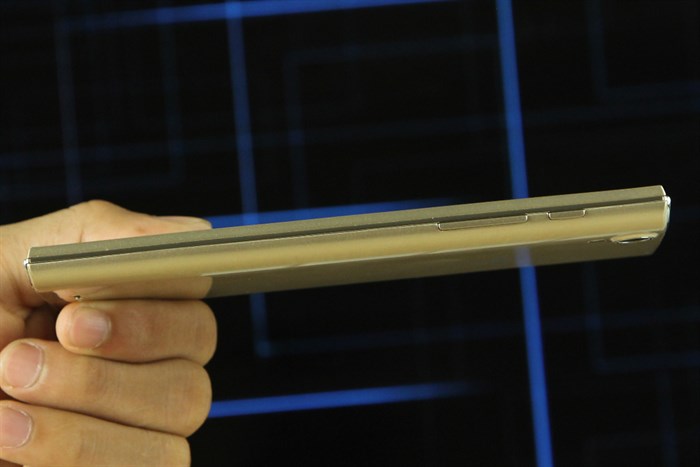 Điện thoại Mobiistar LAI Z Màu Vàng đồng