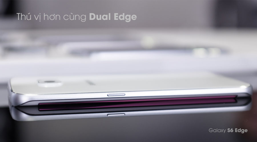 Tỉnh năng Dual edge giúp hiển thị 5 số liên lạc tương ứng với 5 màu sắc khác nhau khi có điện thoại đến.