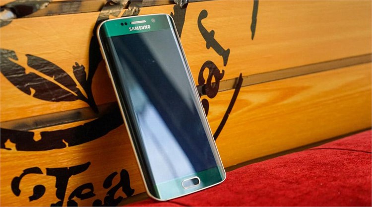 Điện thoại Samsung Galaxy S6 Edge 64GB Màu Xanh lá