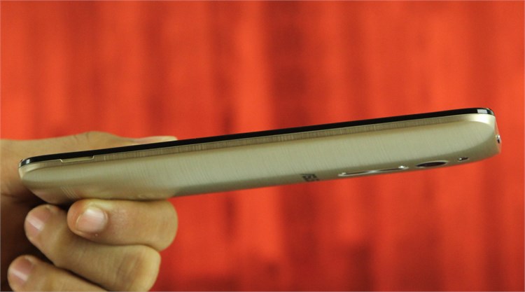 Điện thoại Asus Zenfone 2 2.3Ghz/4G/64G